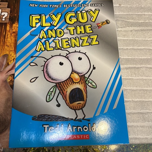 For Scholastic books - Picture 3 of 5